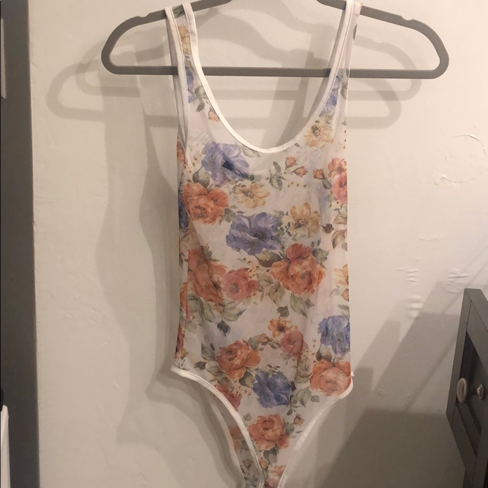 Mesh floral tank